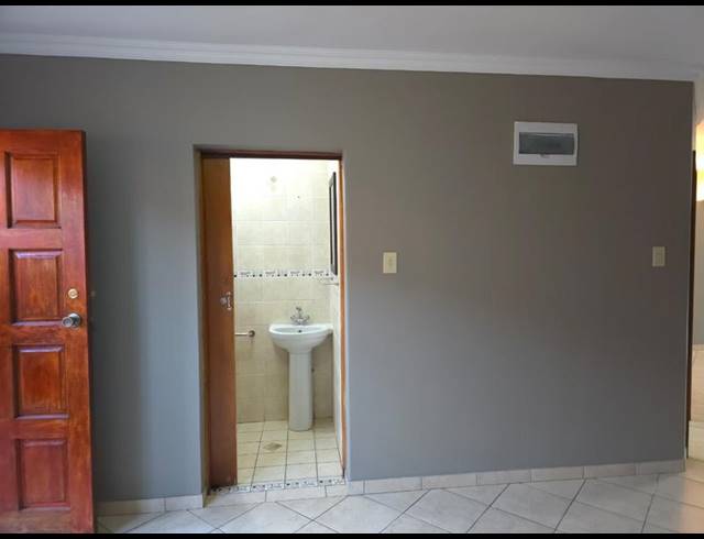 3 BEDROOM PROPERTY TO RENT IN WATERWAYS